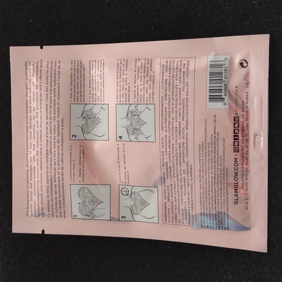 GLAMGLOW Bright Between The Girls Instant Radiance Hydrating Decollete Mask - Picture 3 of 5